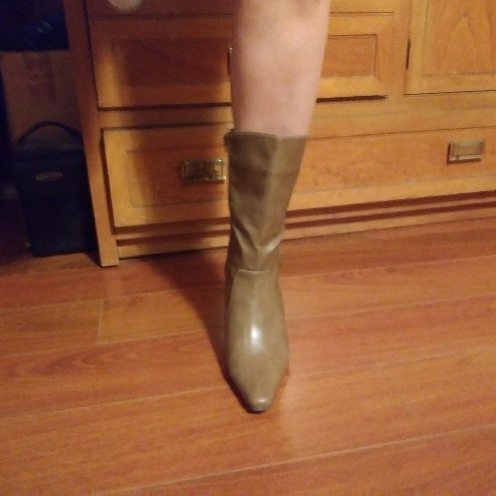 Boots - Picture 2 of 4